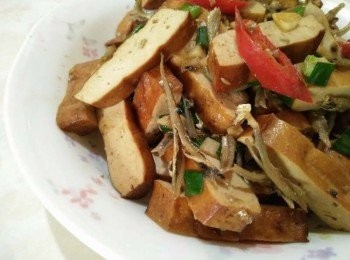 step5: 最後，即可盛盤享用海洋中含鈣最高的天然<span class="group_1">食材</span>-蒜香丁香炒豆干。