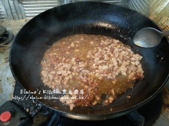 step5: 焗蛋期間將肉燥煮熱