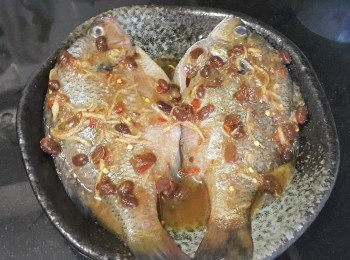 step3: 將醬汁淋上魚身