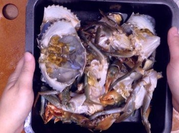 step5: 處理好的蟹件灑上生粉