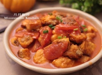 step5: 再起鑊，下番茄兜炒，加入調味及豆卜，加蓋煮至番茄淋即可。