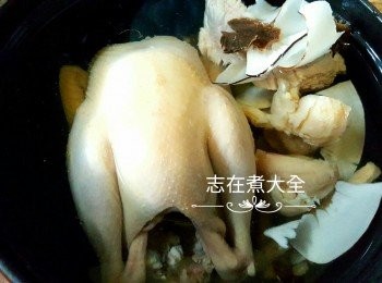 step2: 所有材料 （鹽除外）及適量水份加入鍋內（用18cm約半鍋水），加蓋後放入蒸爐燉2個小時