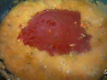 step13: 再把罐裝蕃茄泥加入