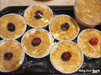 step12: 剩餘的慕斯糊也可以裝入小烤杯中，做成慕斯盆栽