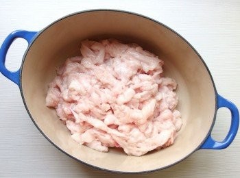 step2: 準備一個厚底鍋。