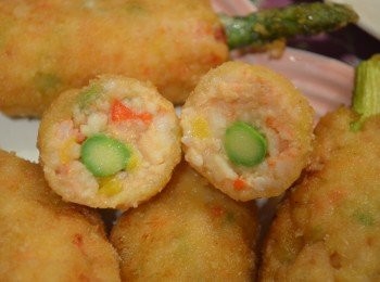 step8: 放涼一會後，可蘸上甜酸醬或沙拉醬伴吃。