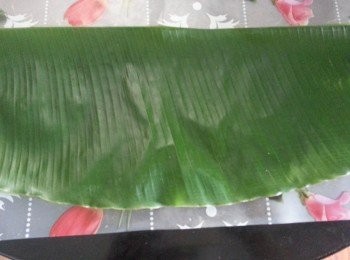 step14: 蕉葉洗淨抹乾水份。