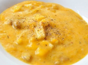 step14: 將南瓜栗子濃湯盛盤準備