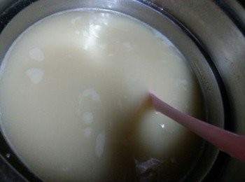 step3: 將已經攪好的渣加回雪梨水內攪勻即可







































將已經攪好的渣加回雪梨水內攪勻即可