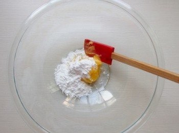 step4: *油皮油麵部份: 糖粉加入無水奶油中混合均勻。