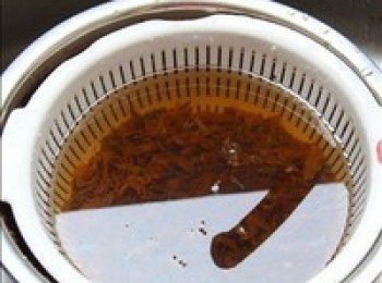 step12: 把洗淨的梅菜擠乾水份