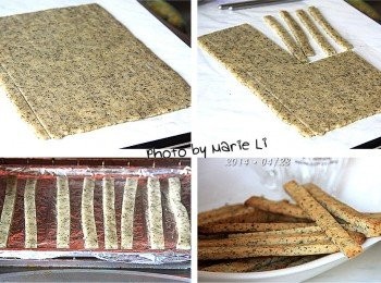 step4: 冷藏後的麵糰會比較好處理
以剪刀剪破塑膠袋成一大攤開狀
(將底部先剪開，再剪一條與底部的垂直線拉開即可)
麵糰切割成自己想要的寬度與長度
放進預熱好的烤箱裡烘烤至上色即可

※ 直接烤，不需再額外塗奶油等等的動作喔！！