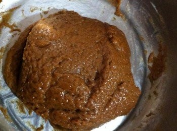 step4: 拌均勻后，搓成圓形，約10左右1粒