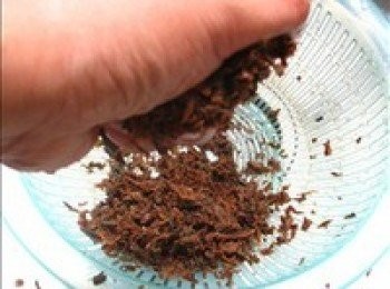 step13: 倒油，薑蒜炒香，倒入梅菜翻炒； 
再倒入之前剩餘的調料汁翻炒；可看情況是否放鹽哈