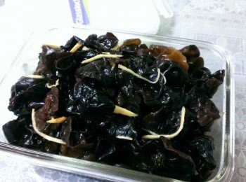 step3: 用保鮮盒裝起來~放在冰箱~冰冰涼涼的~隨時取用~方便又好吃~