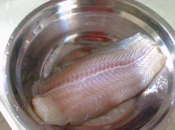 step1: 龍利魚柳清洗乾淨，備用