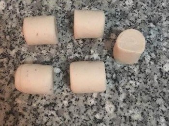 step6: 等量切割。不要切太小，否則發酵起來會東倒西歪。