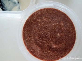 step8: 然后，将巧克力豆腐混合物倒入杯子或任何容器冷藏至少2个小时或隔夜。