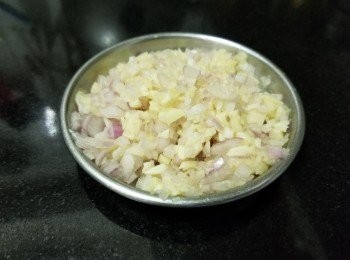 step2: 蒜頭，乾蔥