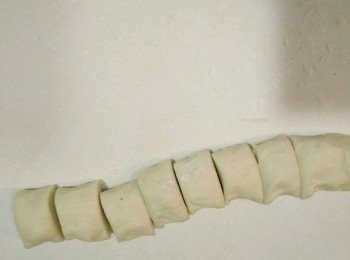 step7: 搓成條，然後分成小劑子