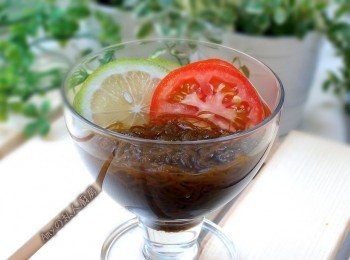 step4: 加入蘋果醋及適量開水調味，即可完成。