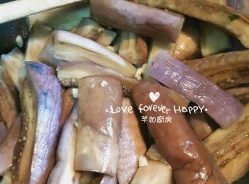 step7: 下茄子炒勻, 加入步驟5拌好的調味料, 不斷爆炒