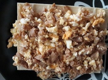 step3: 最後將所有拌勻的<span class="group_1">食材</span>鋪在豆腐上蒸15分即可上桌