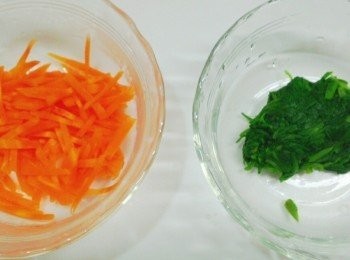 step2: 將蘿蔔和青菜過水川燙一下後瀝乾備用