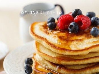 step5: 最後在搭配上自己喜歡的水果並淋上糖漿或蜂蜜就可以完成了喔。