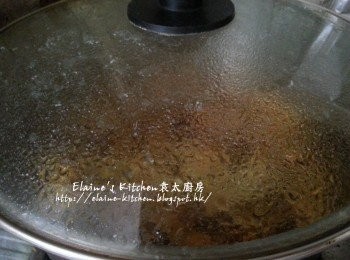 step7: 最後加入<span class="group_3">調味料</span>拌勻用中火煮20分鐘後熄火蓋甘蓋焗2小時至入味