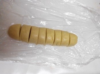 step12: 30分鐘後取出分8份壓平