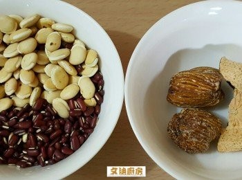 step4: 赤小豆，扁豆及蜜棗洗淨， 陳皮浸軟刮囊
