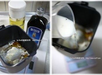 step1: 1 使用麵包葉片
2 先加入麵粉、奶粉後，再把酵母、蜂蜜、橄欖油依序加入，使中間高於周邊
3 接著繞著周邊倒入雞蛋鮮奶