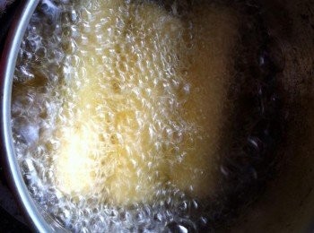 step3: 即可下鍋油炸至金黃色即可。