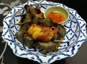 step1: 將雞脾肉切成10件,  將所有醃料和雞肉撈勻， 醃最少30分鐘