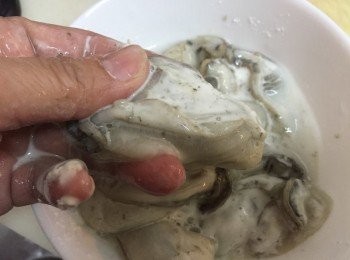 step2: 記住要小心清洗裙邊