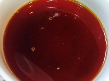 step2: 魚膠粉與泡好的伯爵茶混合至沒有顆粒。