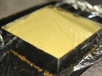 step6: 倒入模具內，放入雪櫃冷卻最少三小時至凝固