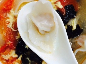 step4: 配蕃茄紫菜蛋花湯也不錯！