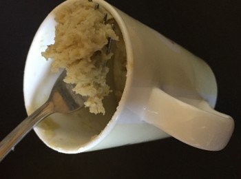 step3: 放置於微波爐内，加熱5分鐘即成。