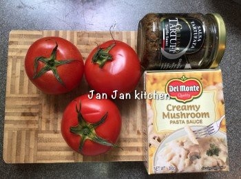 step1: 蕃茄浸洗抹乾備用。。