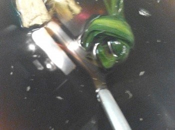 step5: 燒約300CC水，放入紅糖小火煮開約2分鐘後裝碗備用。