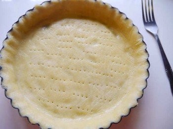 step11: *用叉子將派皮叉出一些氣洞。