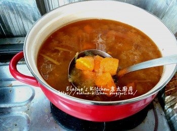 step11: 最後加入西米及片糖轉用中火煮至溶 , 熄火焗30分鐘即可