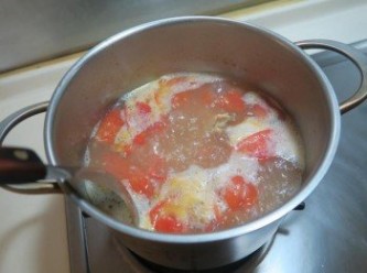 step3: 番茄洗淨熬湯至軟爛