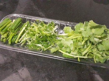 step2: 蔥花，芫茜