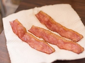 step2: 煎好後用廚房紙印去油份