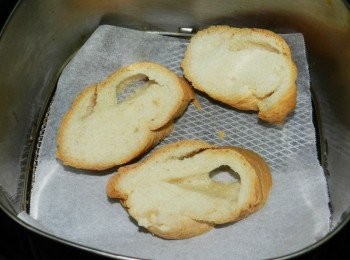 step2: 麵包入氣炸鍋160度5分