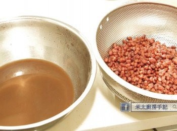 step2: 把水和紅豆隔開。