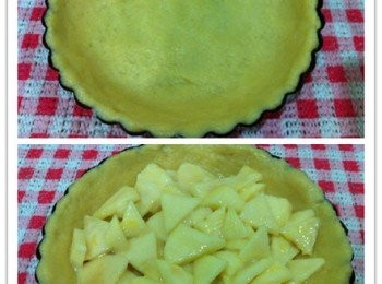 step3: 取出派模型把派皮壓進模型里，然後加入攪勻的蘋果丁